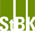 Weißes StBK-Logo auf grünem Hintergrund